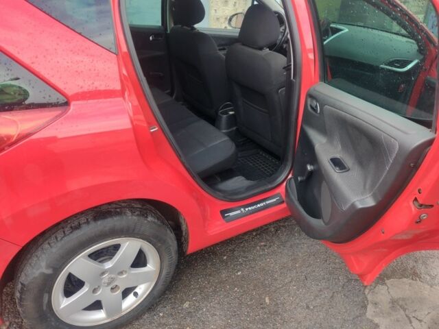 Червоний Пежо 207, об'ємом двигуна 1.4 л та пробігом 146 тис. км за 5000 $, фото 11 на Automoto.ua