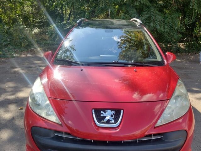 Червоний Пежо 207, об'ємом двигуна 1.4 л та пробігом 146 тис. км за 5000 $, фото 6 на Automoto.ua