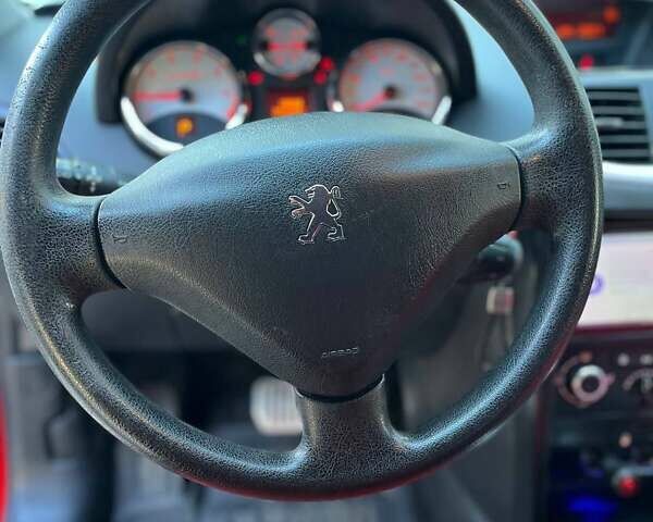 Пежо 207 2008 в Новояворовск на Automoto.ua Красный Пежо 207, объемом двигателя 1.6 л и пробегом 204 тыс. км за 5599 $, фото 22 на Automoto.ua