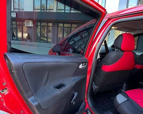 Пежо 207 2008 в Новояворовск на Automoto.ua Красный Пежо 207, объемом двигателя 1.6 л и пробегом 204 тыс. км за 5599 $, фото 13 на Automoto.ua