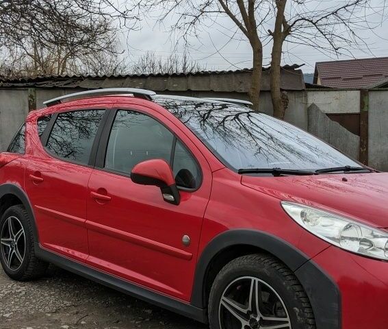 Красный Пежо 207, объемом двигателя 1.6 л и пробегом 230 тыс. км за 5300 $, фото 16 на Automoto.ua