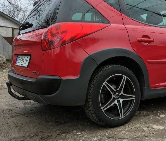 Красный Пежо 207, объемом двигателя 1.6 л и пробегом 230 тыс. км за 5300 $, фото 8 на Automoto.ua