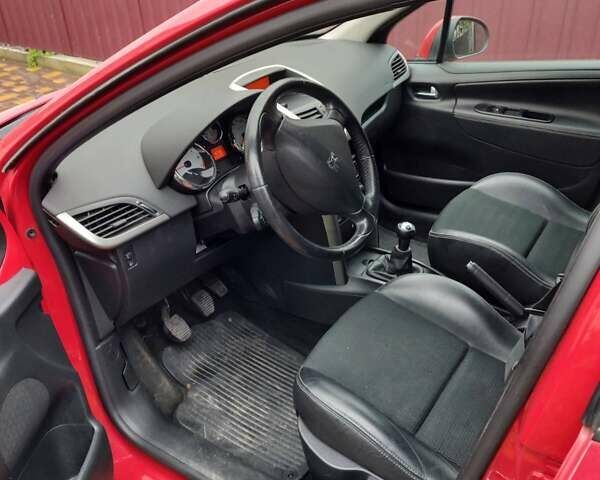 Красный Пежо 207, объемом двигателя 1.6 л и пробегом 231 тыс. км за 3999 $, фото 10 на Automoto.ua