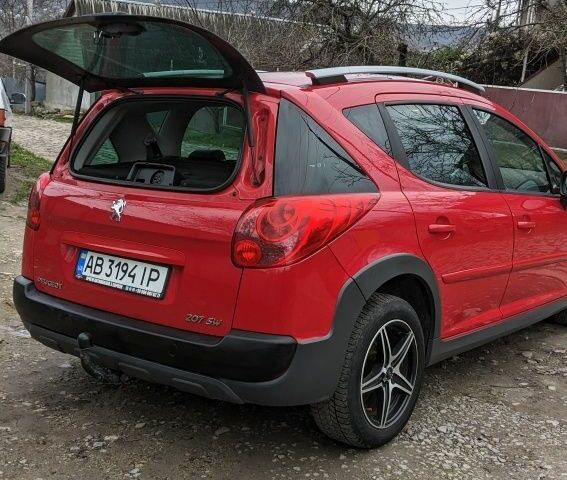 Красный Пежо 207, объемом двигателя 1.6 л и пробегом 230 тыс. км за 5300 $, фото 9 на Automoto.ua