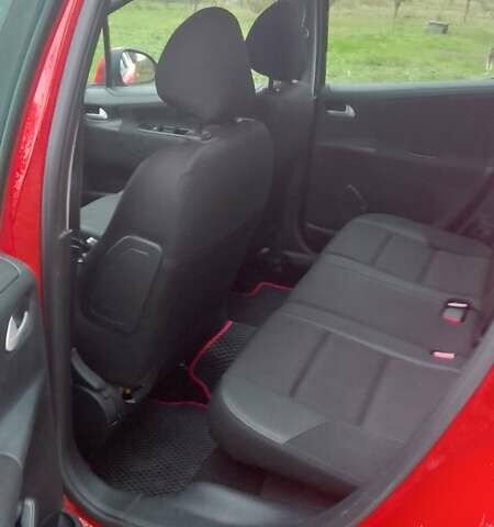 Червоний Пежо 207, об'ємом двигуна 1.4 л та пробігом 230 тис. км за 4500 $, фото 7 на Automoto.ua