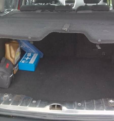 Червоний Пежо 207, об'ємом двигуна 1.4 л та пробігом 230 тис. км за 4500 $, фото 2 на Automoto.ua