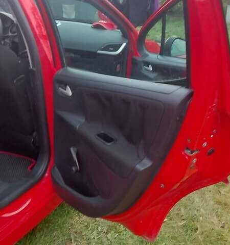 Червоний Пежо 207, об'ємом двигуна 1.4 л та пробігом 230 тис. км за 4500 $, фото 15 на Automoto.ua