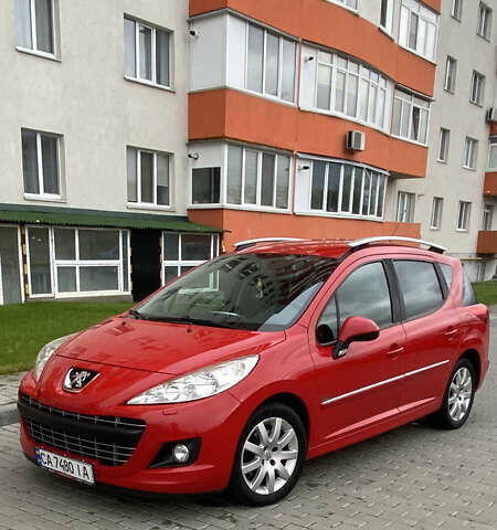 Красный Пежо 207, объемом двигателя 1.56 л и пробегом 265 тыс. км за 5500 $, фото 2 на Automoto.ua