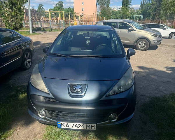 Пежо 207, объемом двигателя 1.6 л и пробегом 307 тыс. км за 3200 $, фото 4 на Automoto.ua