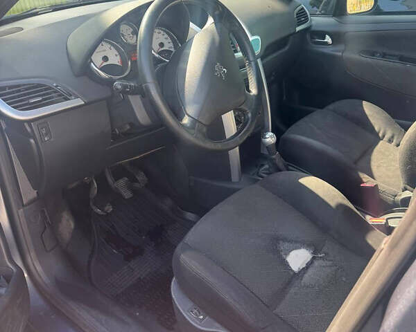 Пежо 207, объемом двигателя 1.6 л и пробегом 307 тыс. км за 3200 $, фото 11 на Automoto.ua