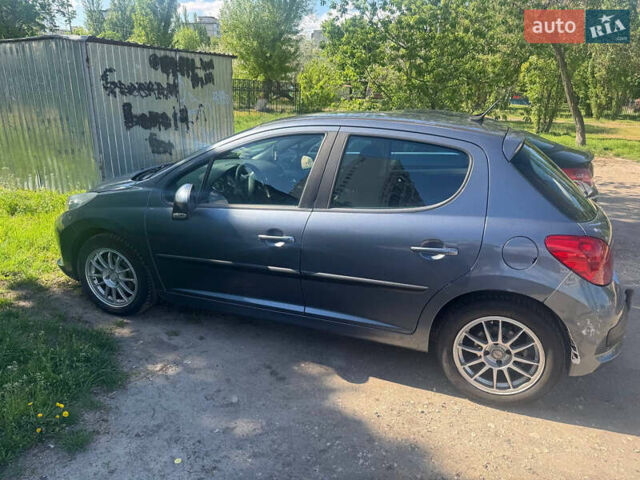 Пежо 207, объемом двигателя 1.6 л и пробегом 307 тыс. км за 3200 $, фото 3 на Automoto.ua