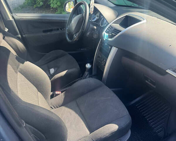 Пежо 207, объемом двигателя 1.6 л и пробегом 307 тыс. км за 3200 $, фото 9 на Automoto.ua