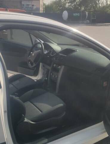 Пежо 207, объемом двигателя 1.4 л и пробегом 170 тыс. км за 4700 $, фото 1 на Automoto.ua