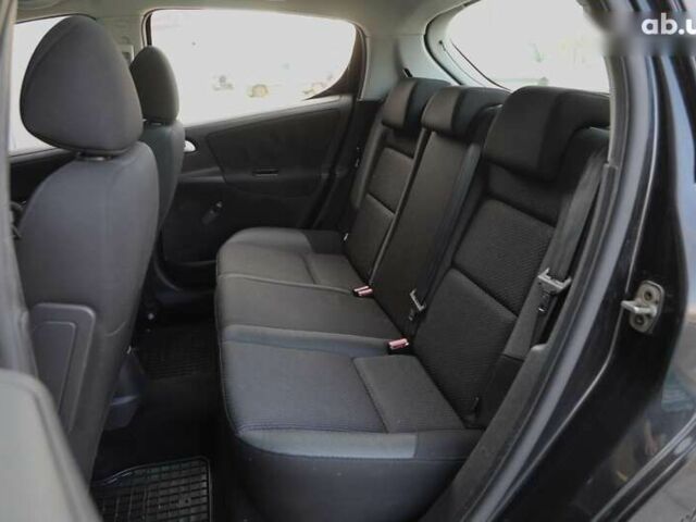 Пежо 207, объемом двигателя 1.4 л и пробегом 159 тыс. км за 5600 $, фото 5 на Automoto.ua
