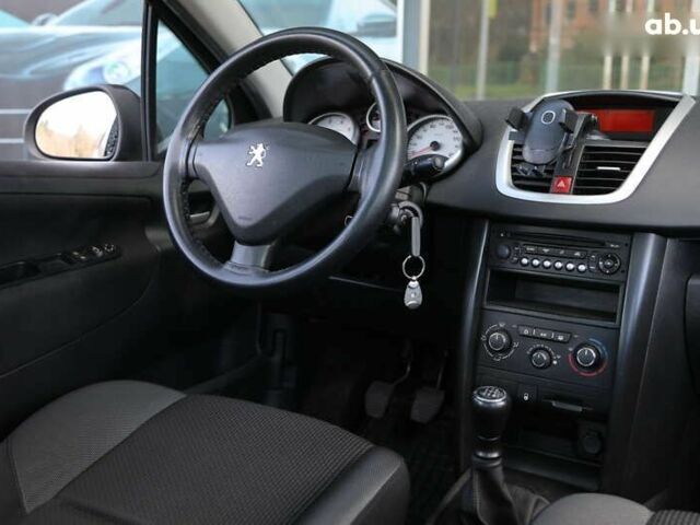 Пежо 207, объемом двигателя 1.4 л и пробегом 159 тыс. км за 5600 $, фото 8 на Automoto.ua