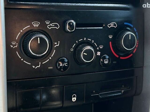Пежо 207, объемом двигателя 1.4 л и пробегом 207 тыс. км за 3890 $, фото 17 на Automoto.ua