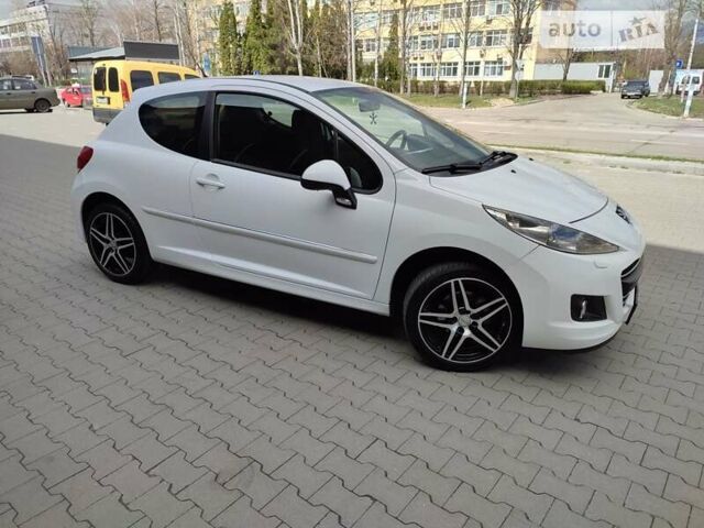 Пежо 207, объемом двигателя 1.36 л и пробегом 245 тыс. км за 4900 $, фото 10 на Automoto.ua