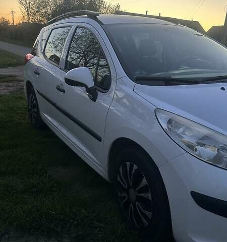 Пежо 207, объемом двигателя 1.4 л и пробегом 182 тыс. км за 4700 $, фото 3 на Automoto.ua