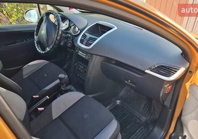 Пежо 207 2008 в Николаеве на Automoto.ua Желтый Пежо 207, объемом двигателя 1.4 л и пробегом 244 тыс. км за 4205 $, фото 5 на Automoto.ua