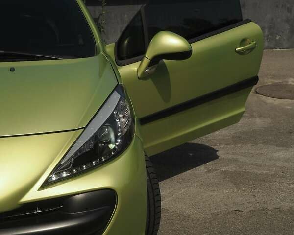 Желтый Пежо 207, объемом двигателя 1.61 л и пробегом 192 тыс. км за 6300 $, фото 22 на Automoto.ua