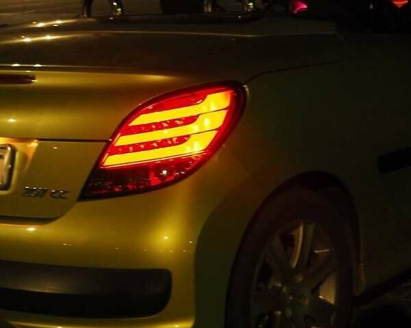 Желтый Пежо 207, объемом двигателя 1.61 л и пробегом 192 тыс. км за 6300 $, фото 13 на Automoto.ua