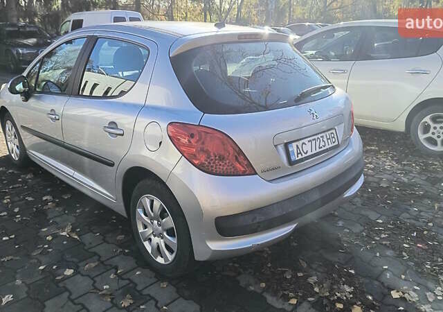 Серый Пежо 207, объемом двигателя 1.4 л и пробегом 205 тыс. км за 4200 $, фото 7 на Automoto.ua