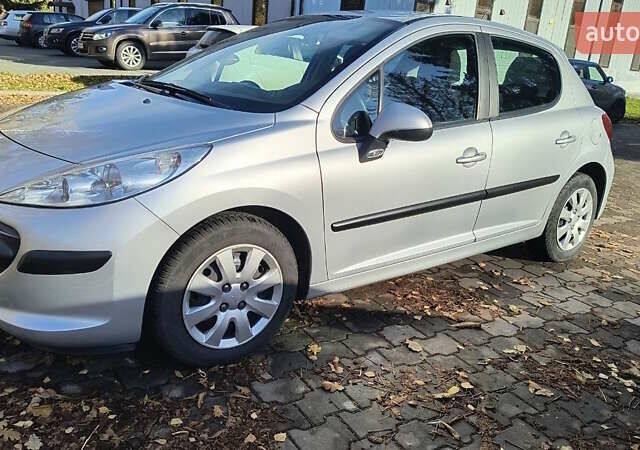Серый Пежо 207, объемом двигателя 1.4 л и пробегом 205 тыс. км за 4200 $, фото 3 на Automoto.ua