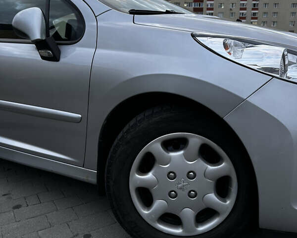 Сірий Пежо 207, об'ємом двигуна 1.56 л та пробігом 380 тис. км за 4000 $, фото 5 на Automoto.ua