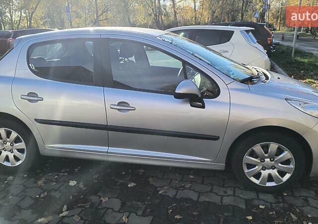 Серый Пежо 207, объемом двигателя 1.4 л и пробегом 205 тыс. км за 4200 $, фото 4 на Automoto.ua