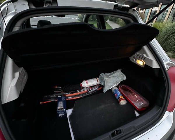 Сірий Пежо 207, об'ємом двигуна 1.56 л та пробігом 380 тис. км за 4000 $, фото 9 на Automoto.ua