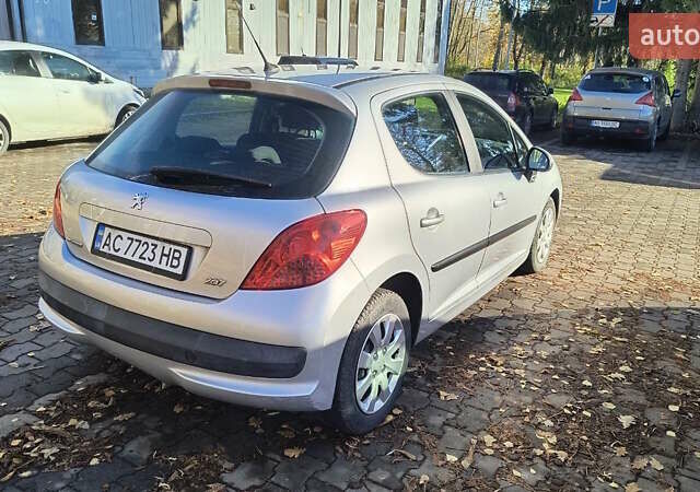 Серый Пежо 207, объемом двигателя 1.4 л и пробегом 205 тыс. км за 4200 $, фото 6 на Automoto.ua