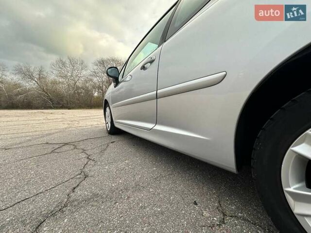 Сірий Пежо 207, об'ємом двигуна 1.6 л та пробігом 140 тис. км за 4000 $, фото 10 на Automoto.ua