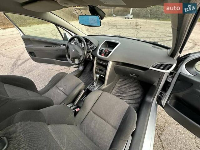 Сірий Пежо 207, об'ємом двигуна 1.6 л та пробігом 140 тис. км за 4000 $, фото 21 на Automoto.ua