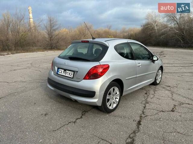 Сірий Пежо 207, об'ємом двигуна 1.6 л та пробігом 140 тис. км за 4000 $, фото 1 на Automoto.ua