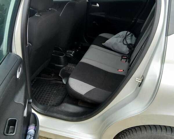 Серый Пежо 207, объемом двигателя 1.4 л и пробегом 220 тыс. км за 4250 $, фото 5 на Automoto.ua