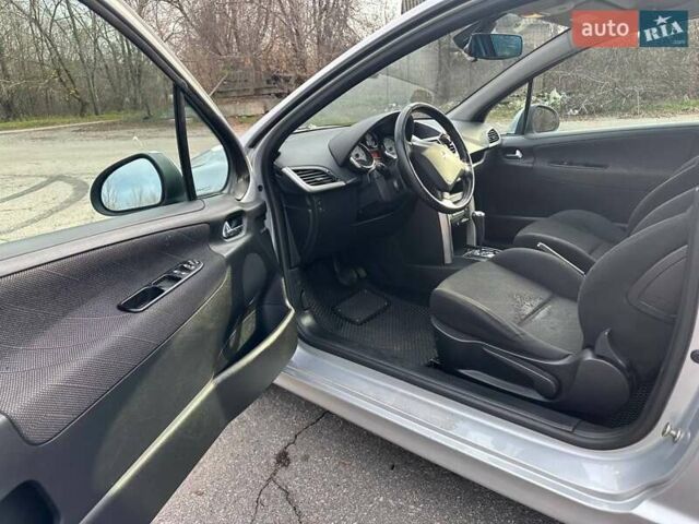 Сірий Пежо 207, об'ємом двигуна 1.6 л та пробігом 140 тис. км за 4000 $, фото 19 на Automoto.ua