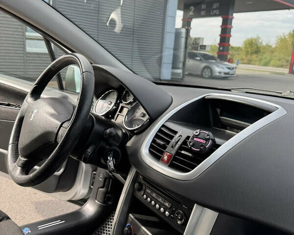 Серый Пежо 207, объемом двигателя 1.6 л и пробегом 136 тыс. км за 4400 $, фото 18 на Automoto.ua