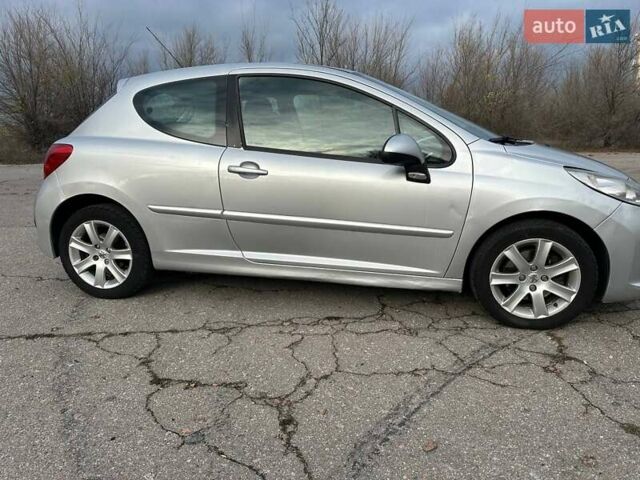 Сірий Пежо 207, об'ємом двигуна 1.6 л та пробігом 140 тис. км за 4000 $, фото 11 на Automoto.ua