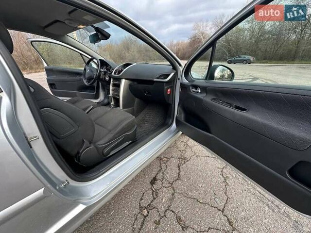 Сірий Пежо 207, об'ємом двигуна 1.6 л та пробігом 140 тис. км за 4000 $, фото 18 на Automoto.ua