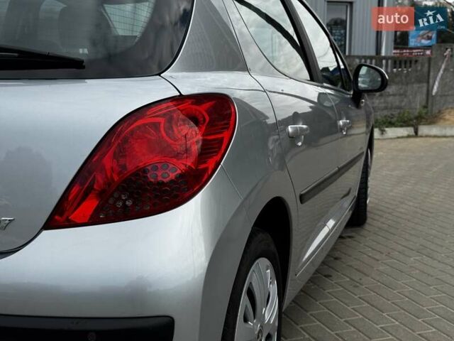 Серый Пежо 207, объемом двигателя 1.6 л и пробегом 156 тыс. км за 4999 $, фото 5 на Automoto.ua
