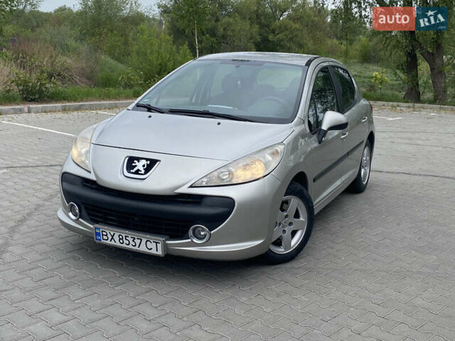 Серый Пежо 207, объемом двигателя 1.4 л и пробегом 247 тыс. км за 3600 $, фото 1 на Automoto.ua