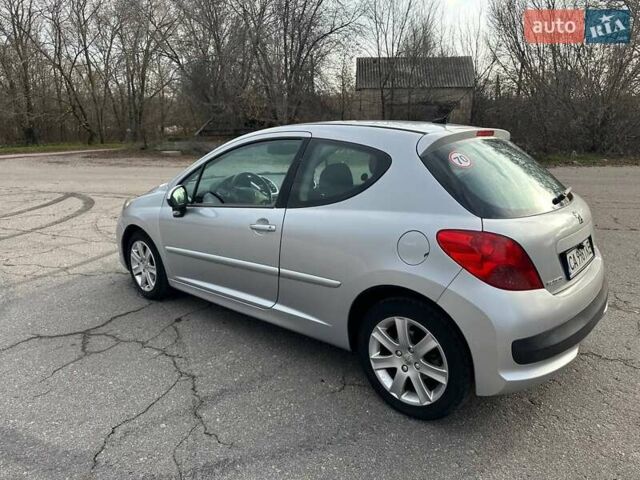 Сірий Пежо 207, об'ємом двигуна 1.6 л та пробігом 140 тис. км за 4000 $, фото 7 на Automoto.ua