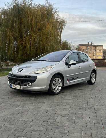 Серый Пежо 207, объемом двигателя 1.6 л и пробегом 228 тыс. км за 4300 $, фото 1 на Automoto.ua