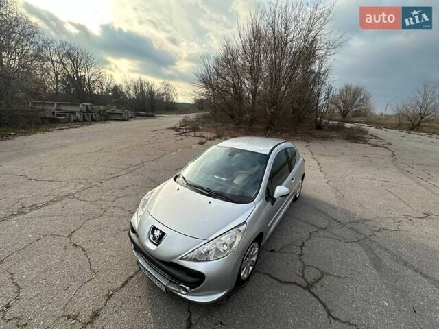 Сірий Пежо 207, об'ємом двигуна 1.6 л та пробігом 140 тис. км за 4000 $, фото 5 на Automoto.ua