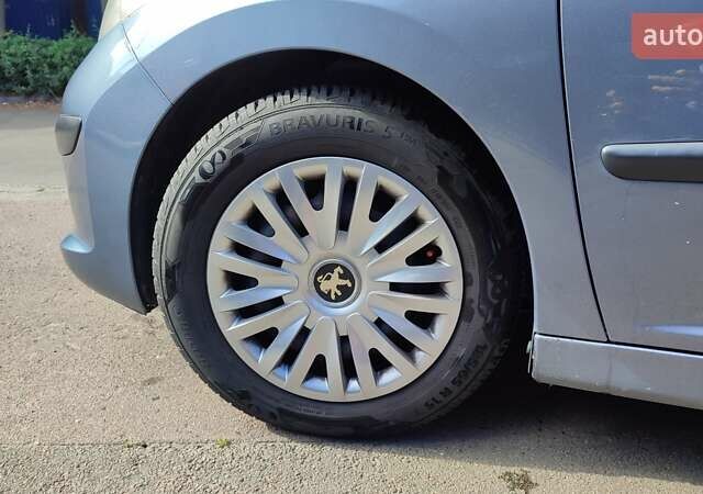 Серый Пежо 207, объемом двигателя 1.4 л и пробегом 166 тыс. км за 5400 $, фото 18 на Automoto.ua