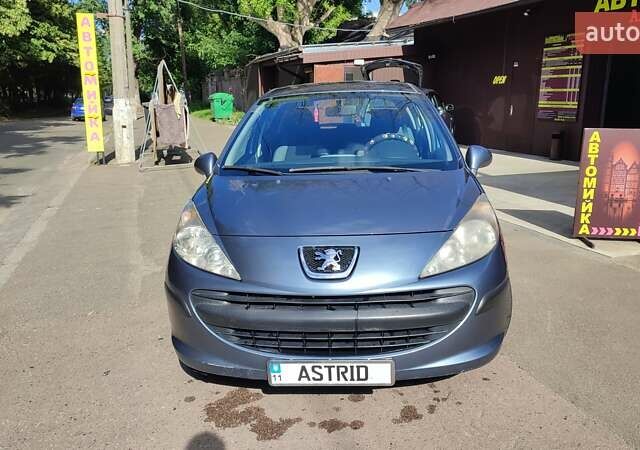 Серый Пежо 207, объемом двигателя 1.4 л и пробегом 166 тыс. км за 5400 $, фото 3 на Automoto.ua