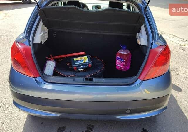 Серый Пежо 207, объемом двигателя 1.4 л и пробегом 166 тыс. км за 5400 $, фото 24 на Automoto.ua