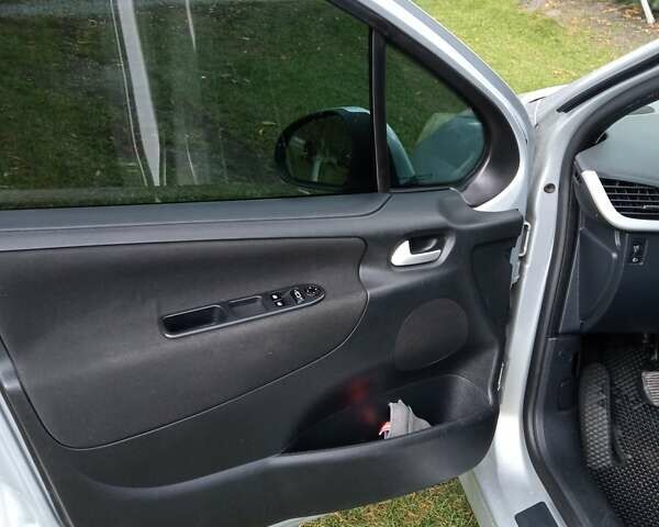 Пежо 207 2008 в Бродах на Automoto.ua Серый Пежо 207, объемом двигателя 1.56 л и пробегом 204 тыс. км за 4950 $, фото 11 на Automoto.ua
