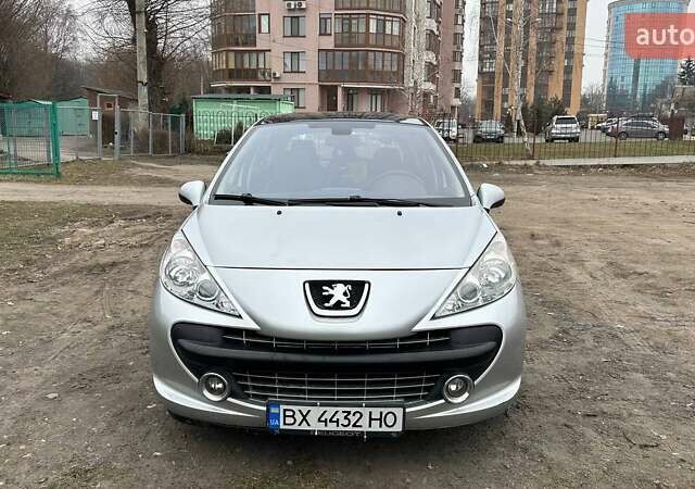 Серый Пежо 207, объемом двигателя 1.6 л и пробегом 211 тыс. км за 4700 $, фото 1 на Automoto.ua