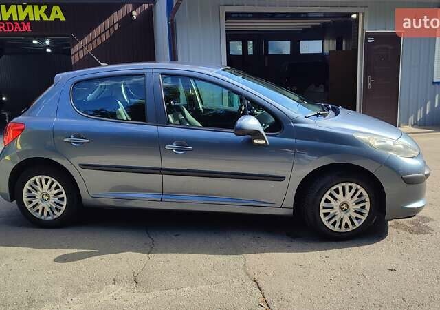 Серый Пежо 207, объемом двигателя 1.4 л и пробегом 166 тыс. км за 5400 $, фото 5 на Automoto.ua